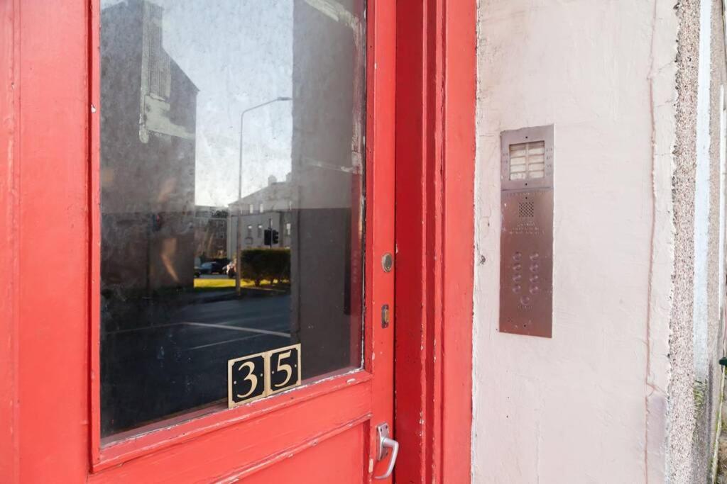 Snug - Logie Baird Apartment Helensburgh Extérieur photo