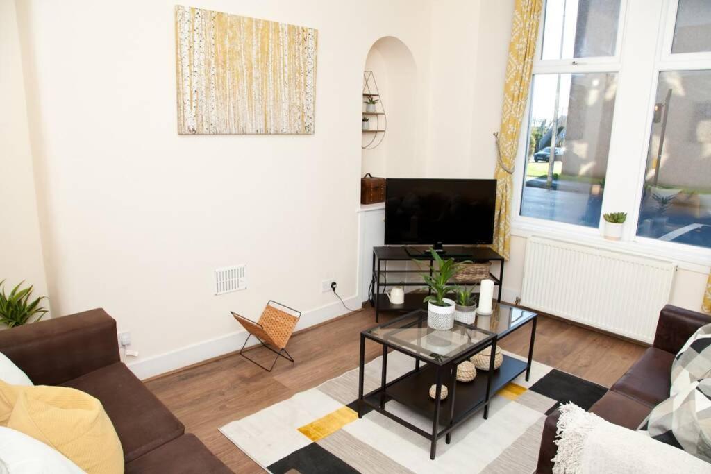 Snug - Logie Baird Apartment Helensburgh Extérieur photo