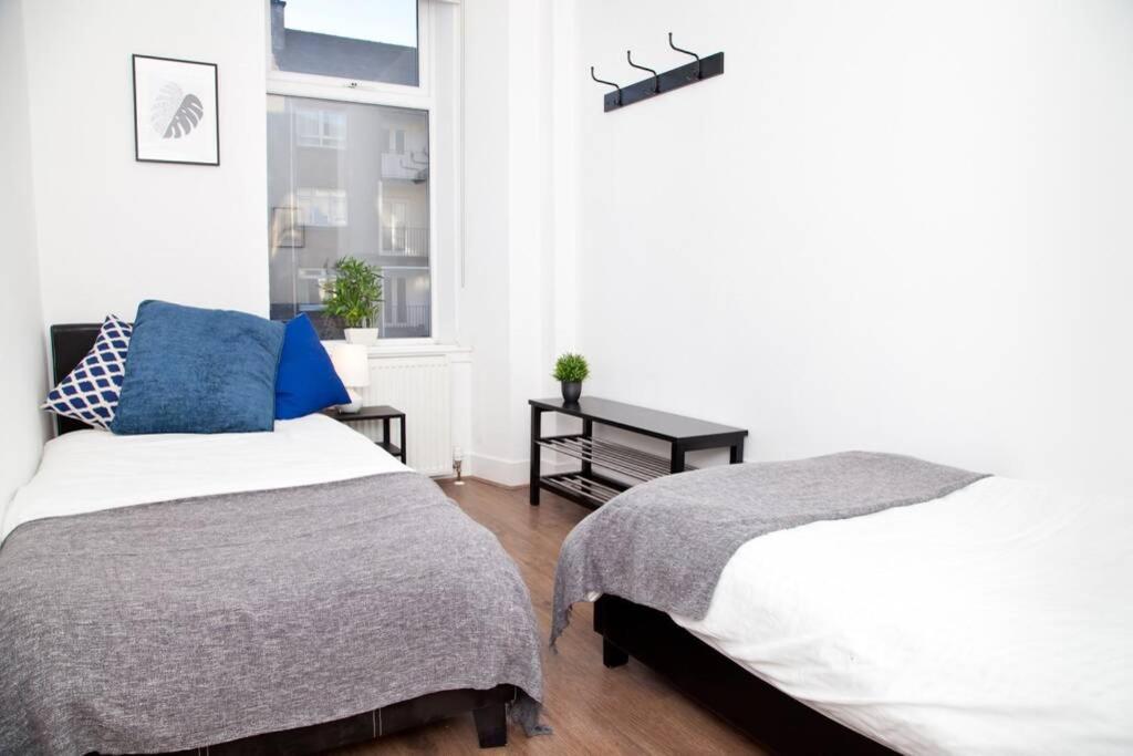 Snug - Logie Baird Apartment Helensburgh Extérieur photo