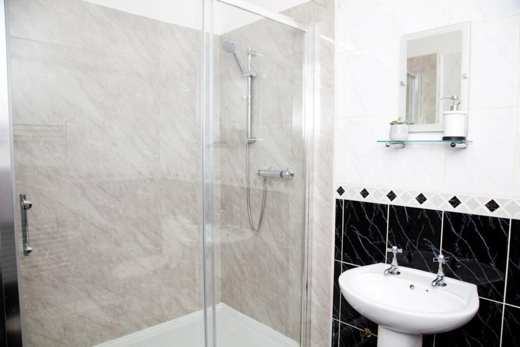 Snug - Logie Baird Apartment Helensburgh Extérieur photo